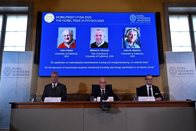 Trio win Nobel prize for revealing quantum physics in action- Ảnh 1. Trio win Nobel prize for revealing quantum physics in action- Ảnh 1.
