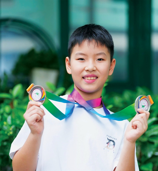 Gương mặt 'Con ngoan trò giỏi': Ba mẹ cứ làm việc công ty, con sẽ làm việc nhà- Ảnh 1.