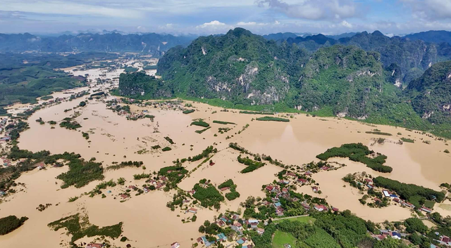 Closer look at historic floods in Vietnam’s Lang son- Ảnh 1.