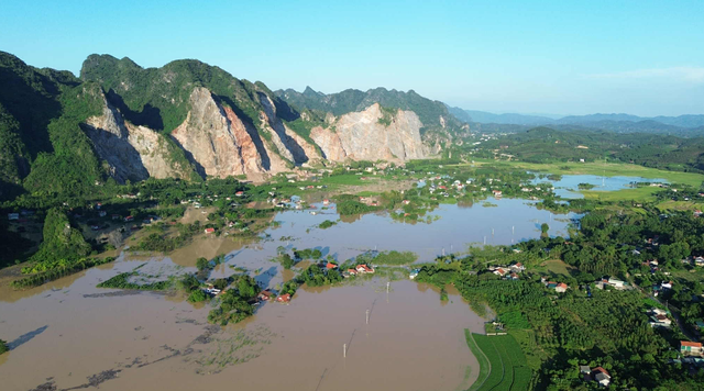 Closer look at historic floods in Vietnam’s Lang son- Ảnh 2.