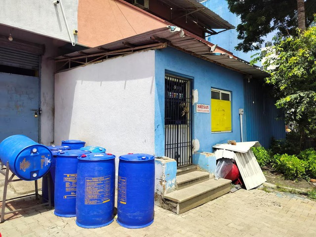 Indian police arrest owner of cough syrup company linked to deaths of 17 children- Ảnh 2. Indian police arrest owner of cough syrup company linked to deaths of 17 children- Ảnh 2.