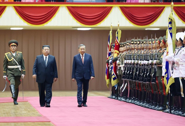North Korea fires 21-gun salute to welcome Vietnam’s Party chief To Lam in Pyongyang- Ảnh 5.