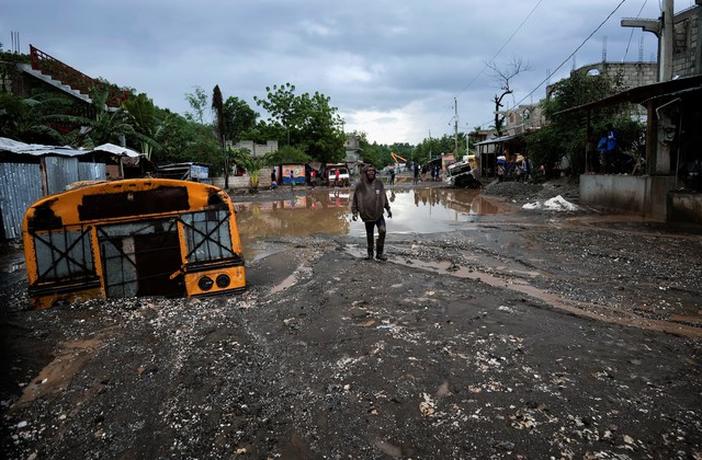 Melissa dissipates, leaves destruction and at least 50 dead in Caribbean - Ảnh 3. Melissa dissipates, leaves destruction and at least 50 dead in Caribbean - Ảnh 3.