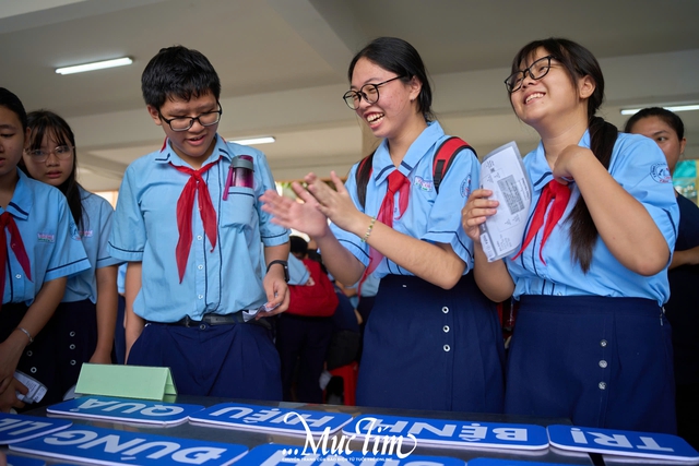 Học sinh Trường THCS Tân Tạo tìm hiểu vòng đời của muỗi, hành trình của thuốc tại Công tắc khoa học- Ảnh 6.