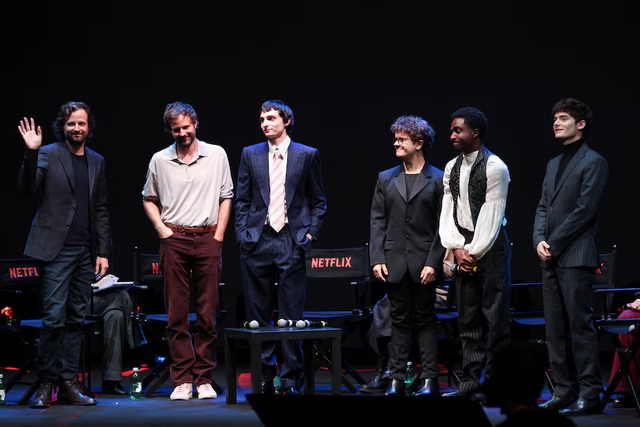 Duffer brothers tease big and emotional 'Stranger Things' final season - Ảnh 1.