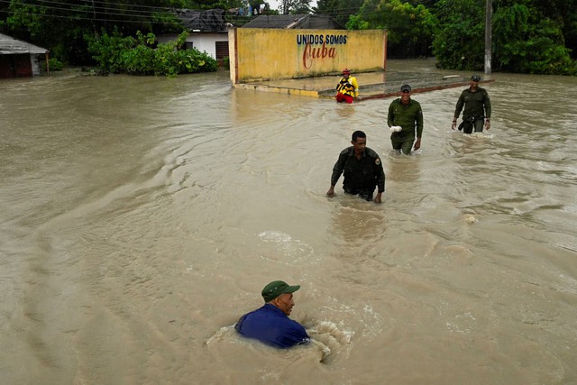 Melissa dissipates, leaves destruction and at least 50 dead in Caribbean - Ảnh 4. Melissa dissipates, leaves destruction and at least 50 dead in Caribbean - Ảnh 4.