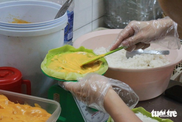 Tan Da coconut cakes: When fragrance evokes old memories in Ho Chi Minh City- Ảnh 2. Tan Da coconut cakes: When fragrance evokes old memories in Ho Chi Minh City- Ảnh 2.