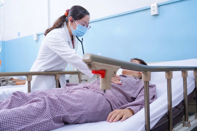 Delayed symptoms explain new cases in Ho Chi Minh City ‘banh mi’ poisoning outbreak: doctor- Ảnh 1.