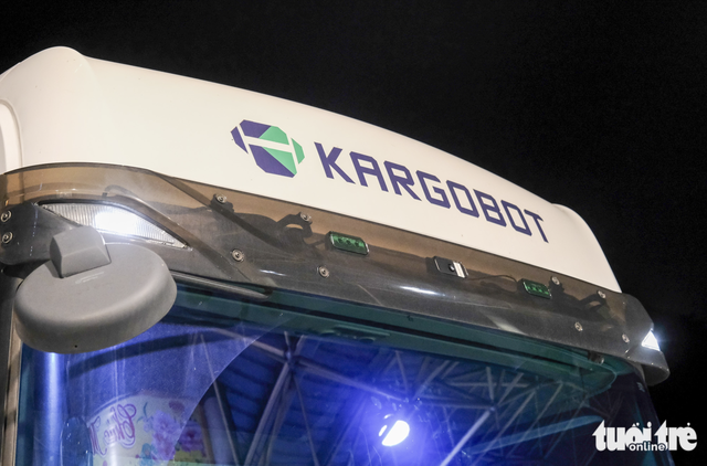 Vietnam tests first driverless electric trucks for import transport from China
- Ảnh 1. Vietnam tests first driverless electric trucks for import transport from China
- Ảnh 1.