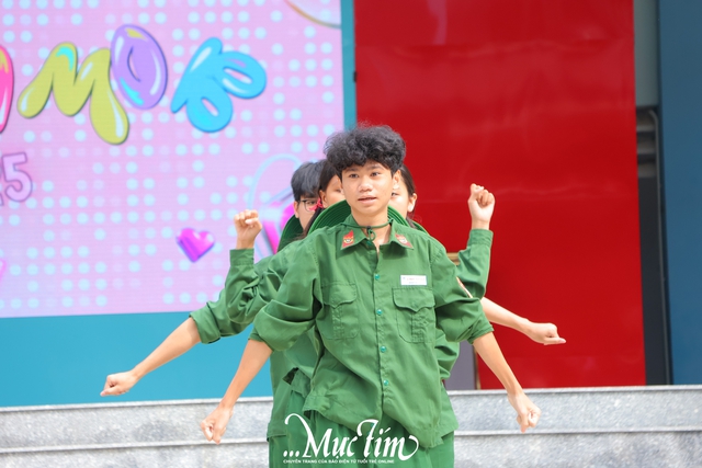 Học sinh Trường THPT Linh Trung cháy hết mình với hội thi flashmob mừng 20-11- Ảnh 11.