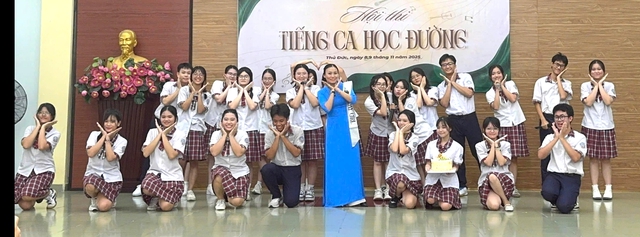 Thầy cô Trường THPT Thủ Đức mong nhận quà 20-11 là học bổng cho học sinh- Ảnh 3.