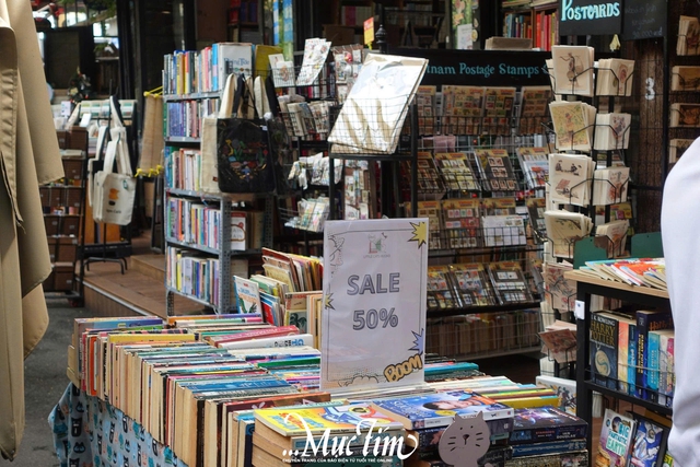 Đường sách TP.HCM nhộn nhịp chào đón Tuần lễ sách chào mừng Ngày Nhà giáo Việt Nam 20-11 - Ảnh 8.