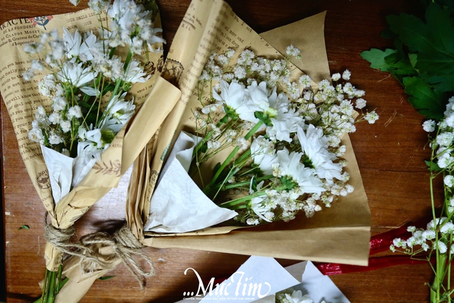 Học trò Trường Trung học Thực hành Đại học Sư phạm rủ nhau nhuộm hoa tặng thầy cô- Ảnh 4.