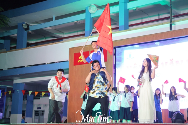 Concert chào mừng 20-11 mãn nhãn của học trò Trường THPT Tân Bình- Ảnh 16.