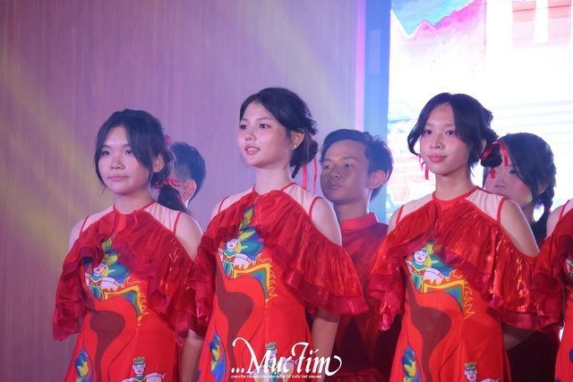 Concert chào mừng 20-11 mãn nhãn của học trò Trường THPT Tân Bình- Ảnh 28.