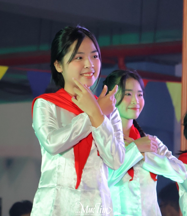 Concert chào mừng 20-11 mãn nhãn của học trò Trường THPT Tân Bình- Ảnh 29.