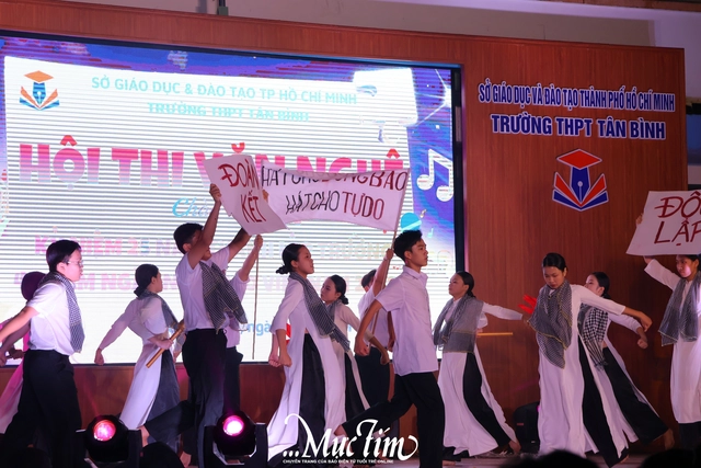 Concert chào mừng 20-11 mãn nhãn của học trò Trường THPT Tân Bình- Ảnh 3.