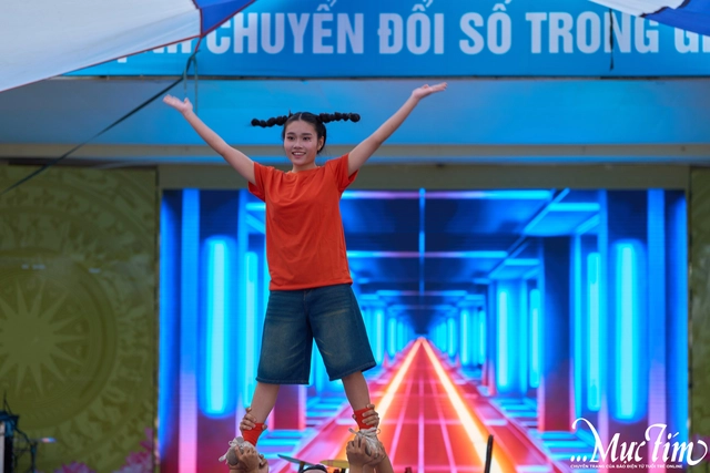 Teen THPT Hiệp Bình bùng nổ tại chung kết flashmob chào mừng 20-11- Ảnh 2.