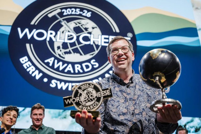 Swiss Gruyere crowned world cheese champ- Ảnh 2. Swiss Gruyere crowned world cheese champ- Ảnh 2.