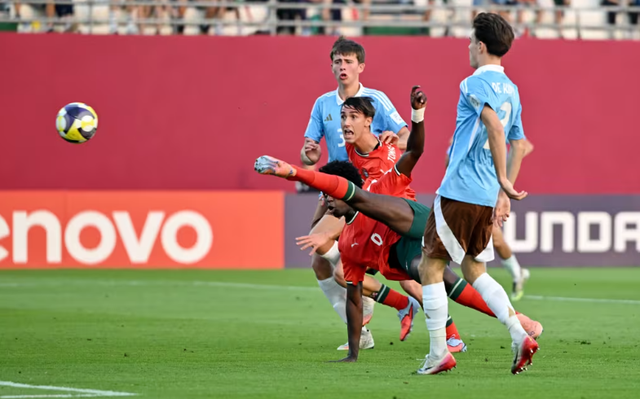 Argentina thua sốc, Brazil, Bồ Đào Nha đi tiếp tại U17 World Cup 2025- Ảnh 4. Argentina thua sốc, Brazil, Bồ Đào Nha đi tiếp tại U17 World Cup 2025- Ảnh 4.