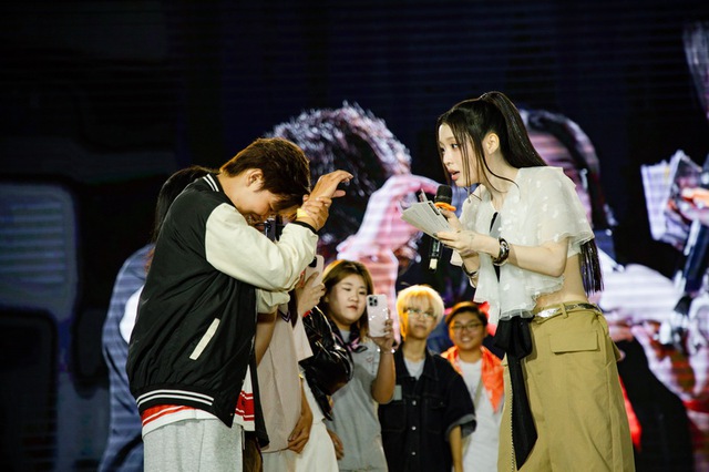 Han Sara tổ chức fan meeting cùng bộ đôi “em xinh” Hoàng Duyên, Đào Tử A1J - Ảnh 3.