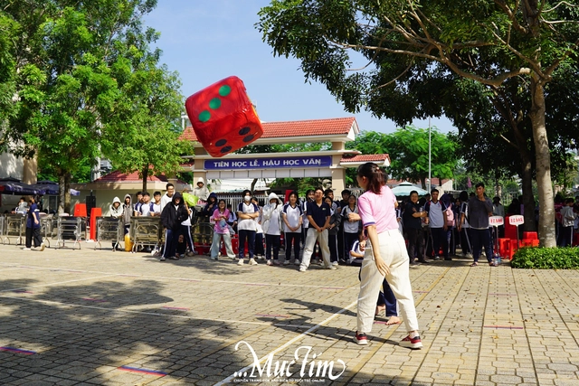 Thầy trò THPT Hồ Thị Bi thử thách độ hiểu ý, hợp sức tại sân chơi chào mừng 20-11- Ảnh 12.