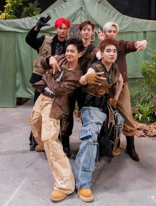 Anh trai say hi tập 9: CongB làm đội trưởng, Vũ Cát Tường gặp khó - Ảnh 7. Anh trai say hi tập 9: CongB làm đội trưởng, Vũ Cát Tường gặp khó - Ảnh 6.