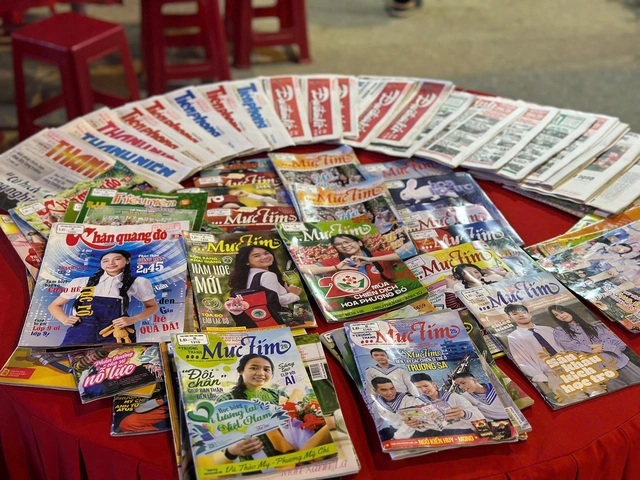 Báo Khăn Quàng Đỏ - Mực Tím đã đến teen Cao Bằng - Ảnh 3. Báo Khăn Quàng Đỏ - Mực Tím đã đến teen Cao Bằng - Ảnh 2.