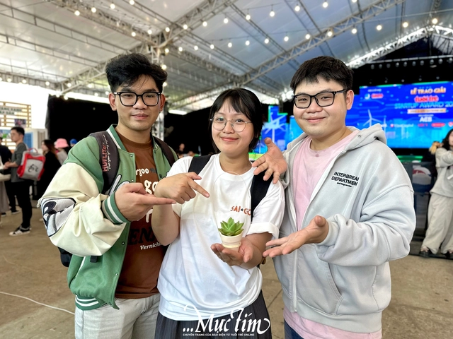 Tấp nập người đến đổi rác, nhận quà tại Ngày hội Việt Nam Xanh - Ảnh 9.