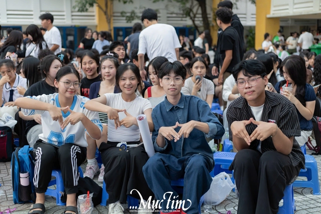 Teen Trường THPT Bình Phú bùng nổ cảm xúc trong đêm gala văn nghệ 20-11- Ảnh 5. Teen Trường THPT Bình Phú bùng nổ cảm xúc trong đêm gala văn nghệ 20-11- Ảnh 5.