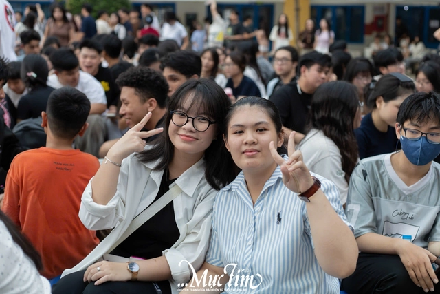 Teen Trường THPT Bình Phú bùng nổ cảm xúc trong đêm gala văn nghệ 20-11- Ảnh 6. Teen Trường THPT Bình Phú bùng nổ cảm xúc trong đêm gala văn nghệ 20-11- Ảnh 6.