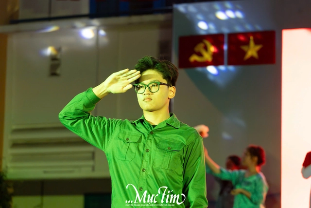 Teen Trường THPT Bình Phú bùng nổ cảm xúc trong đêm gala văn nghệ 20-11- Ảnh 10. Teen Trường THPT Bình Phú bùng nổ cảm xúc trong đêm gala văn nghệ 20-11- Ảnh 10.