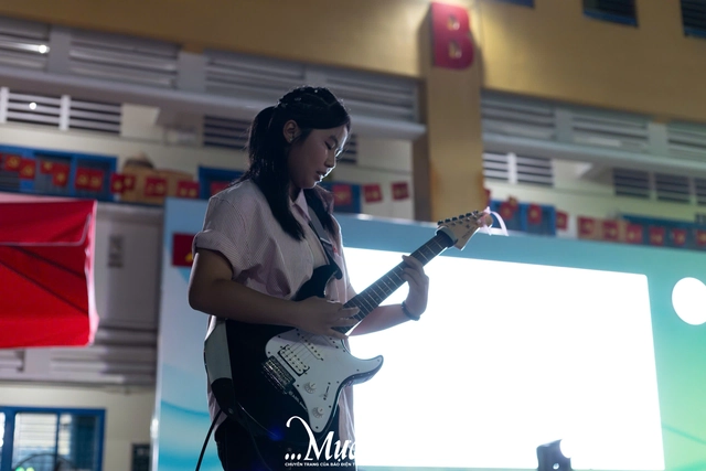 Teen Trường THPT Bình Phú bùng nổ cảm xúc trong đêm gala văn nghệ 20-11- Ảnh 19. Teen Trường THPT Bình Phú bùng nổ cảm xúc trong đêm gala văn nghệ 20-11- Ảnh 19.