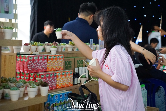 Thử thách phân loại rác tại Ngày hội Việt Nam Xanh: bạn trẻ nhận về nhiều quà tặng- Ảnh 5. Thử thách phân loại rác tại Ngày hội Việt Nam Xanh: bạn trẻ nhận về nhiều quà tặng- Ảnh 5.