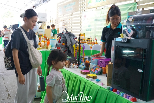 Thử thách phân loại rác tại Ngày hội Việt Nam Xanh: bạn trẻ nhận về nhiều quà tặng- Ảnh 6. Thử thách phân loại rác tại Ngày hội Việt Nam Xanh: bạn trẻ nhận về nhiều quà tặng- Ảnh 6.