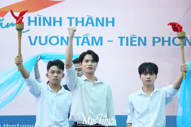 Nhìn lại 10 năm hình thành - vươn tầm - tiên phong của Trường THPT Võ Văn Kiệt- Ảnh 2. Nhìn lại 10 năm hình thành - vươn tầm - tiên phong của Trường THPT Võ Văn Kiệt- Ảnh 2.