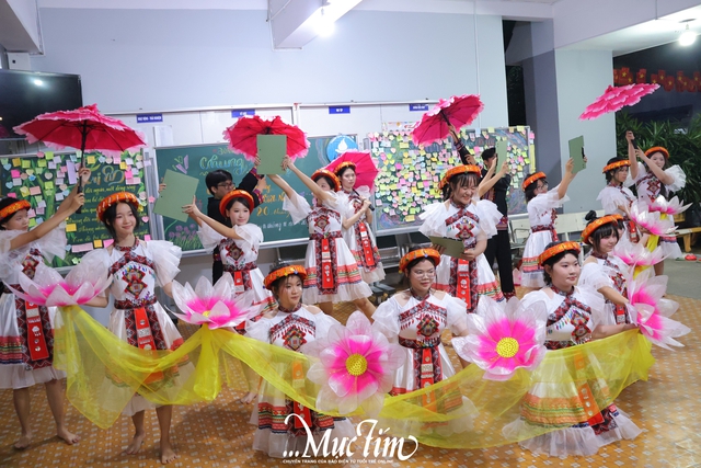 Bí quyết có bài thi văn nghệ thành công của học trò Trường THPT Bà Điểm- Ảnh 7. Bí quyết có bài thi văn nghệ thành công của học trò Trường THPT Bà Điểm- Ảnh 7.