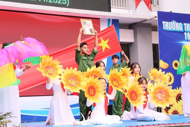 Bí quyết có bài thi văn nghệ thành công của học trò Trường THPT Bà Điểm- Ảnh 2. Bí quyết có bài thi văn nghệ thành công của học trò Trường THPT Bà Điểm- Ảnh 2.