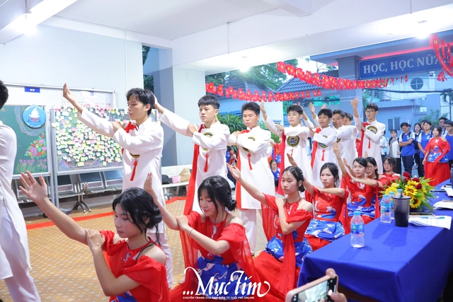 Bí quyết có bài thi văn nghệ thành công của học trò Trường THPT Bà Điểm- Ảnh 21. Bí quyết có bài thi văn nghệ thành công của học trò Trường THPT Bà Điểm- Ảnh 21.