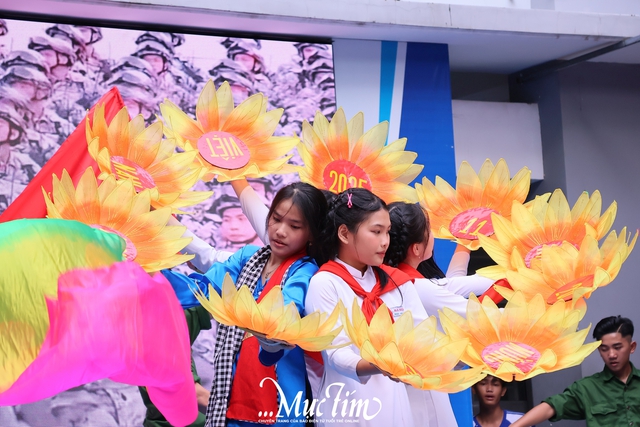 Bí quyết có bài thi văn nghệ thành công của học trò Trường THPT Bà Điểm- Ảnh 25. Bí quyết có bài thi văn nghệ thành công của học trò Trường THPT Bà Điểm- Ảnh 25.