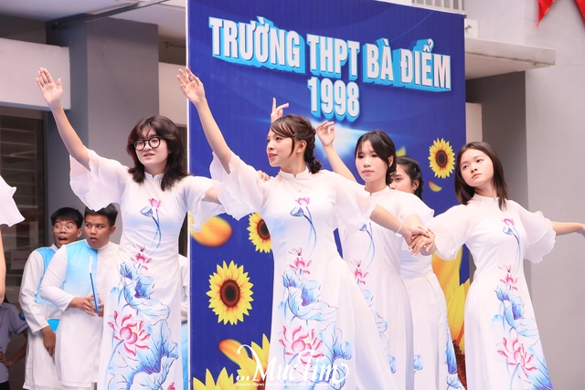 Bí quyết có bài thi văn nghệ thành công của học trò Trường THPT Bà Điểm- Ảnh 29. Bí quyết có bài thi văn nghệ thành công của học trò Trường THPT Bà Điểm- Ảnh 29.