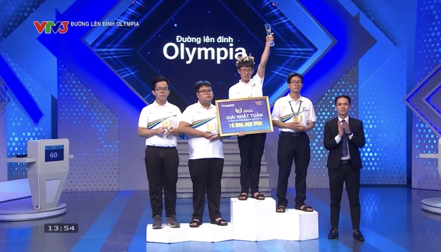 Nam sinh Quảng Trị lập kỷ lục điểm số tại Đường lên đỉnh Olympia- Ảnh 4. Nam sinh Quảng Trị lập kỷ lục điểm số tại Đường lên đỉnh Olympia- Ảnh 4.