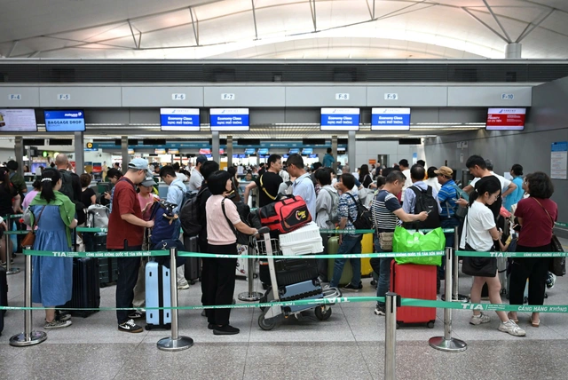 Int’l airlines expand routes, elevate service quality in Vietnam - Ảnh 3.