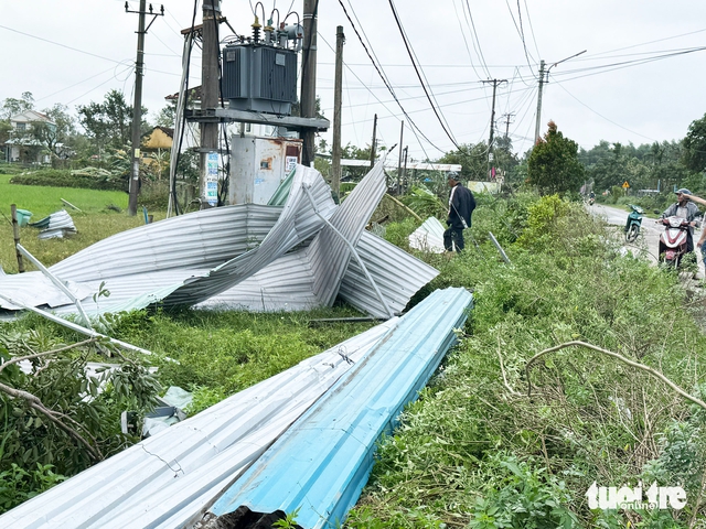 Tornado rips through Da Nang’s southern part, damaging dozens of homes- Ảnh 1.