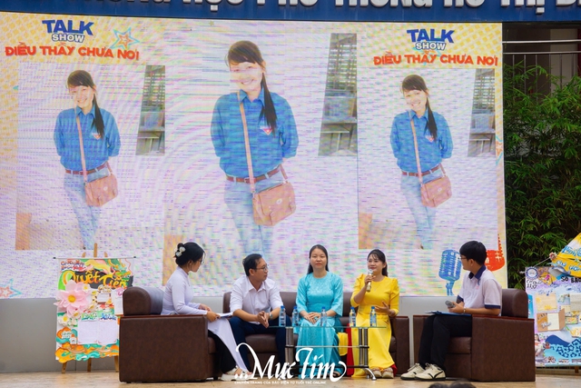 Học trò Trường THPT Hồ Thị Bi lần đầu 'gặp' thầy cô của thời thanh xuân qua những bức ảnh cũ- Ảnh 3. Học trò Trường THPT Hồ Thị Bi lần đầu 'gặp' thầy cô của thời thanh xuân qua những bức ảnh cũ- Ảnh 3.