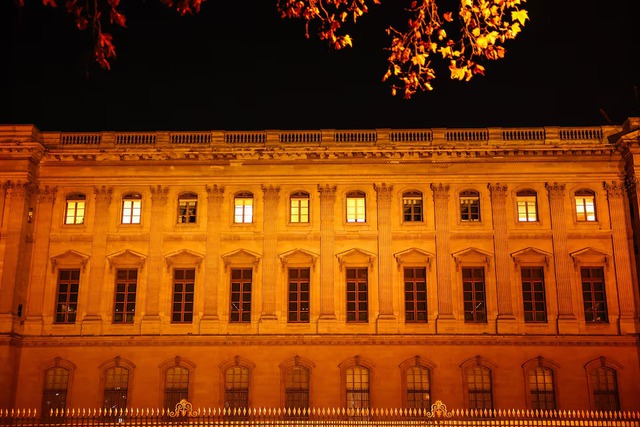 France's Louvre Museum closes gallery due to structural weakness- Ảnh 2.