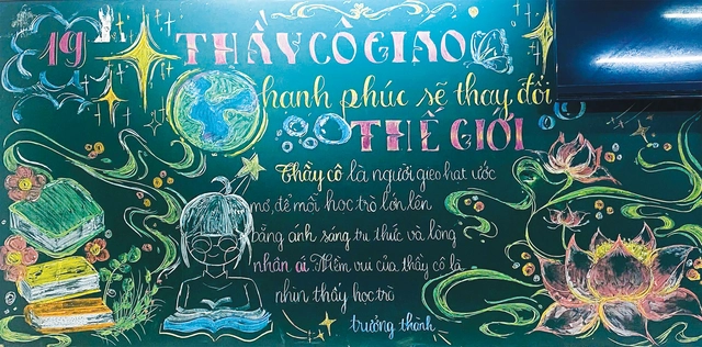 Teen Trường THPT Nguyễn Công Trứ khoe hoa tay, thay lời cảm ơn thầy cô- Ảnh 4. Teen Trường THPT Nguyễn Công Trứ khoe hoa tay, thay lời cảm ơn thầy cô- Ảnh 4.