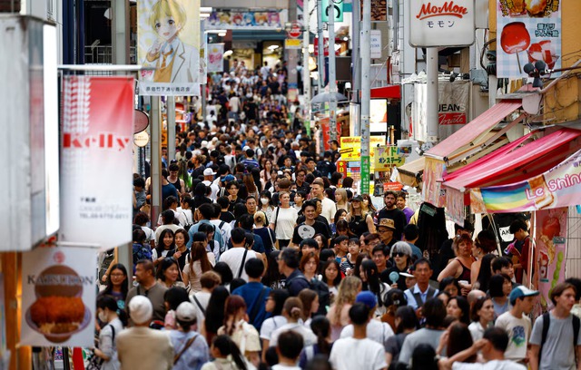 Foreign visitors to Japan hit record high for October- Ảnh 1.