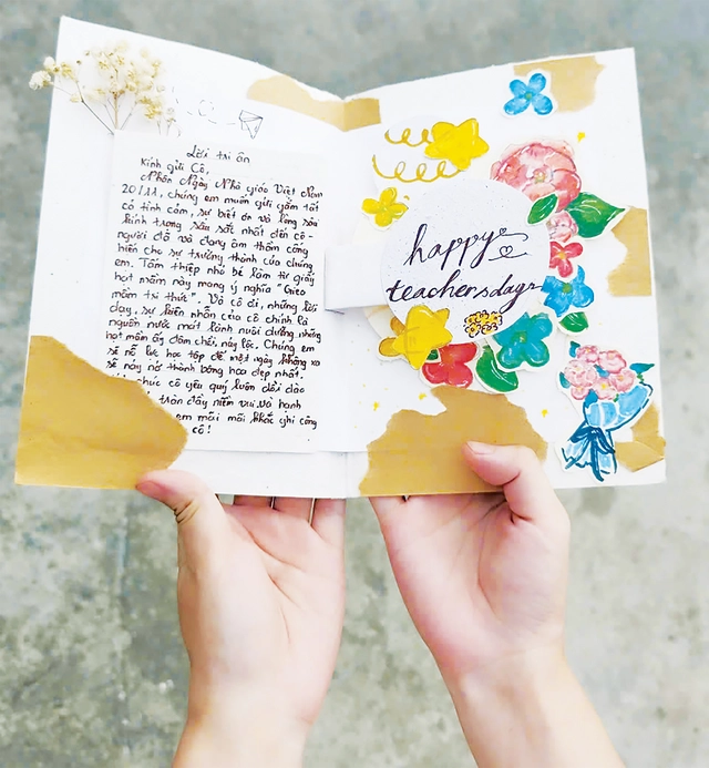 Chiếc thiệp nảy mầm - Ảnh 1.