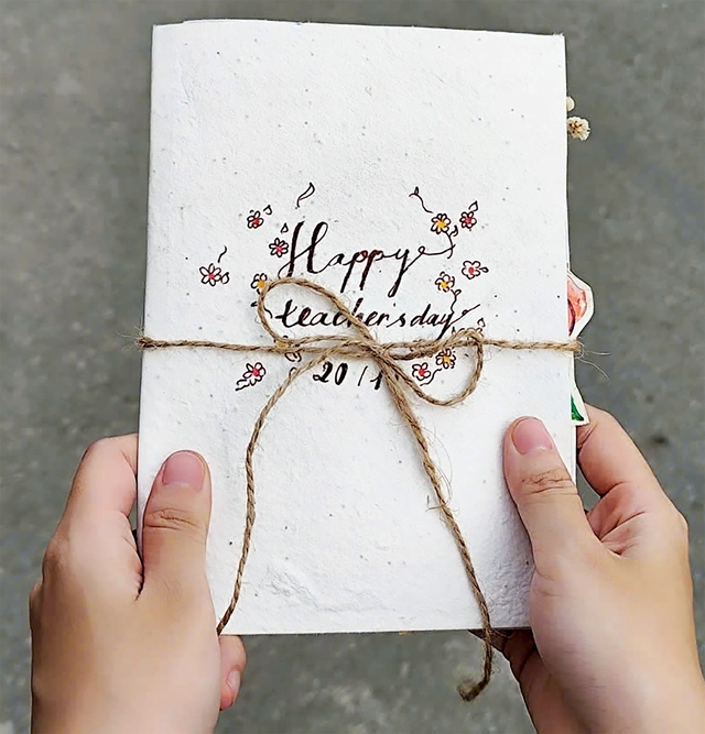 Chiếc thiệp mừng 20-11 nảy mầm độc đáo của nữ sinh Trường THPT Lý Thái Tổ - Ảnh 3.